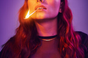 Lara Ermer - mit Leicht entflammbar