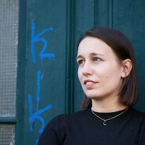 rosenau-poetry-slam-als-conferenciere-und-moderatorin-lena-stokoff